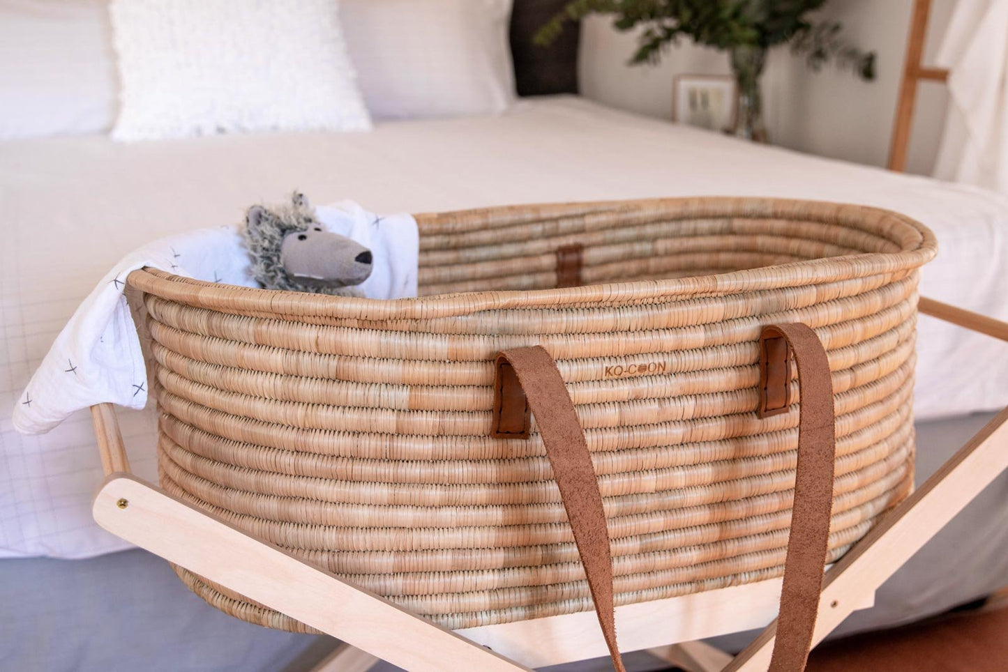 Moses Basket & Foldable stand SET TIMELESS - with Rust Leather handles (basket + moses stand + merino mattress + fitted liner + slipcover) (ETA 2 weeks)