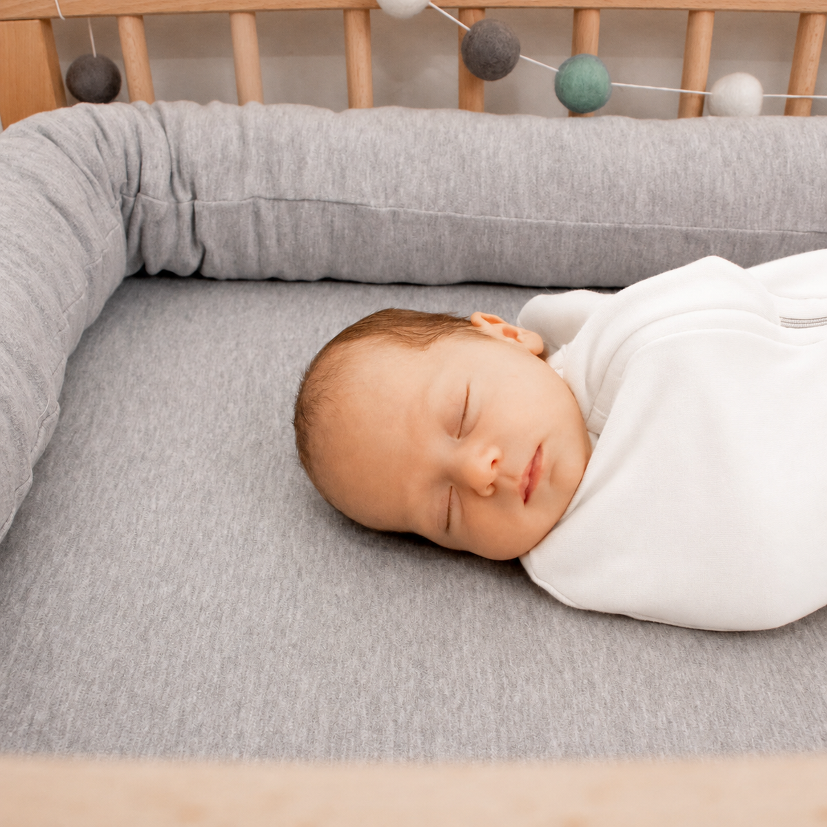 Cordless Cot & Bed Bumper / Nesting pod border - merino wool